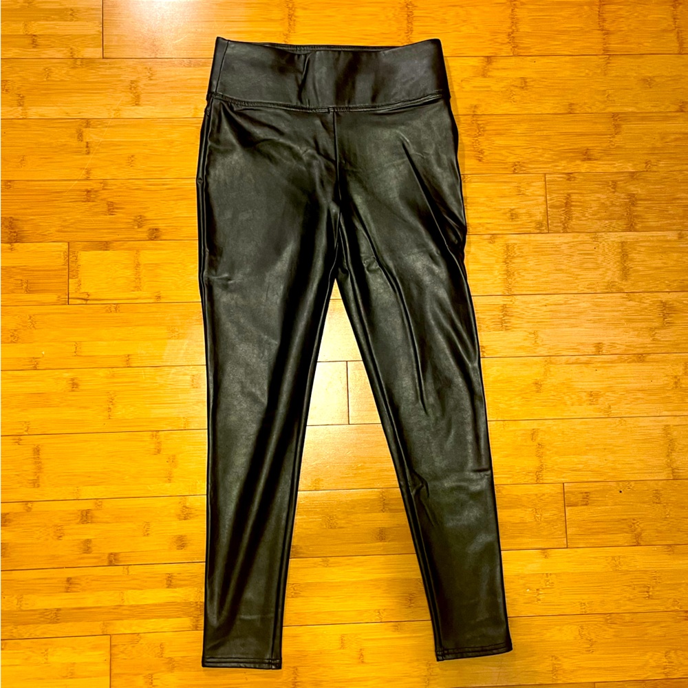 Faux Leather Leggings
Vince Camuto